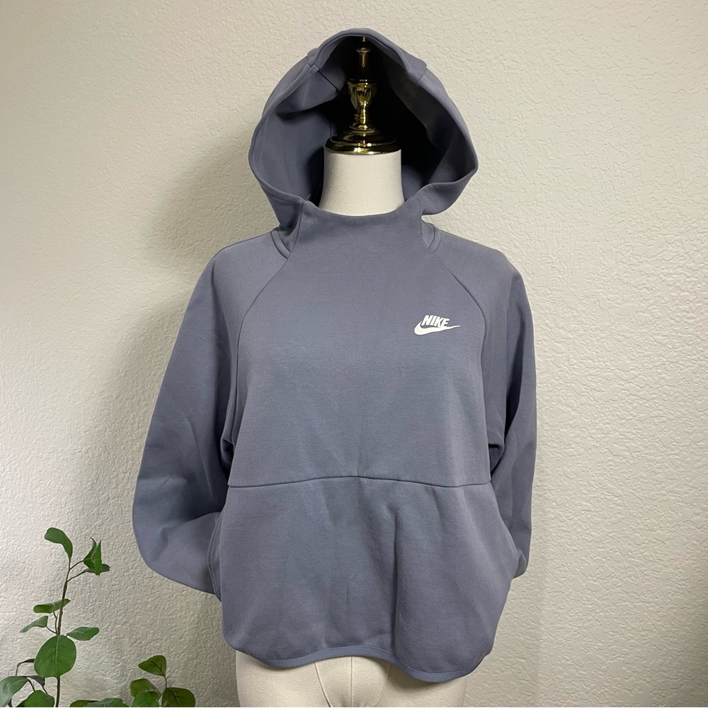 Nike Women’s Fleece Hoodie – Size M ✨